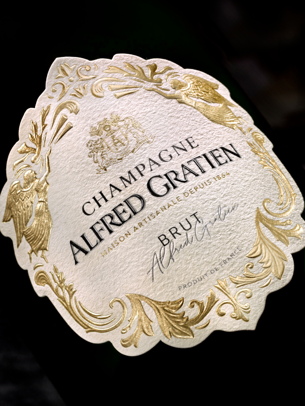 Alfred-Gratien_new-gros-plan_champagne
