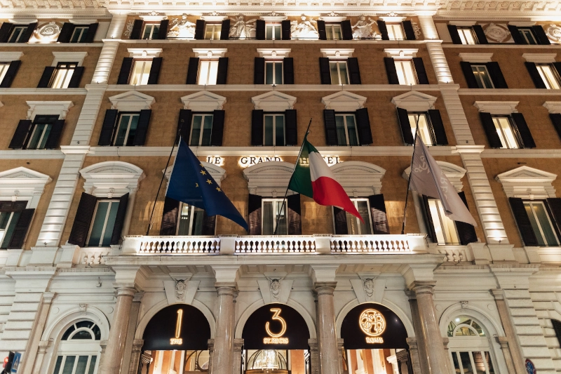 La Facciata del St. Regis a Roma 