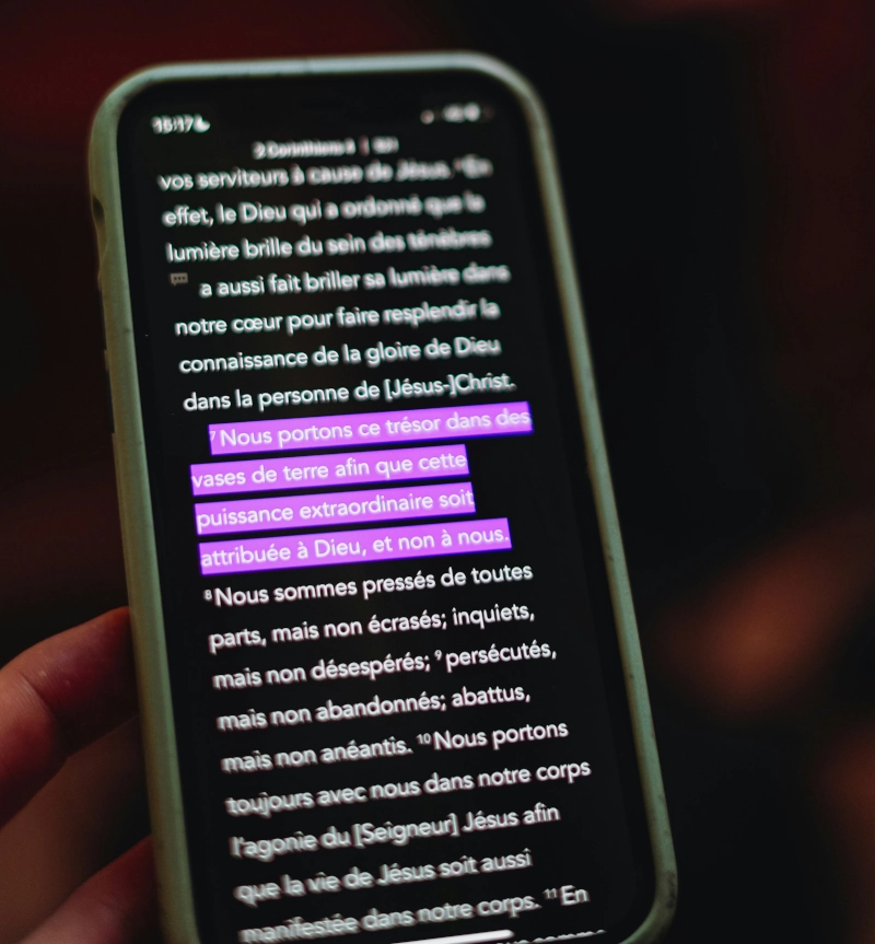 Leggere un libro su cellulare